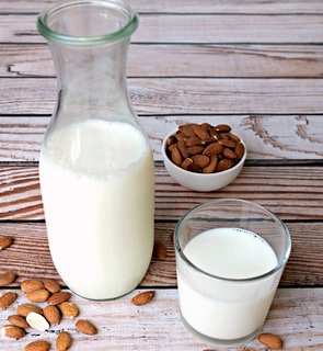 Paleo Almond Milk